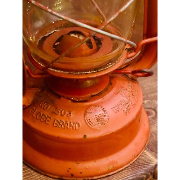 Vintage Kerosene Lantern Globe no. 303, The World Light Made in Hong Kong - Picture 2 of 2